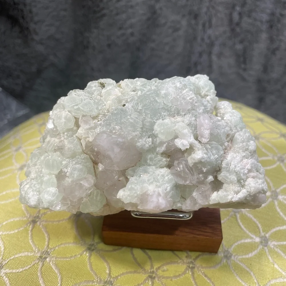 NATURAL CLEAR QUARTZ /DIAMOND QUARTZ COVERED IN PREHNITE 2.5”x2” - Picture 4 of 8